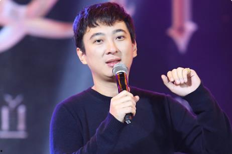 小哇吃瓜娱乐博主